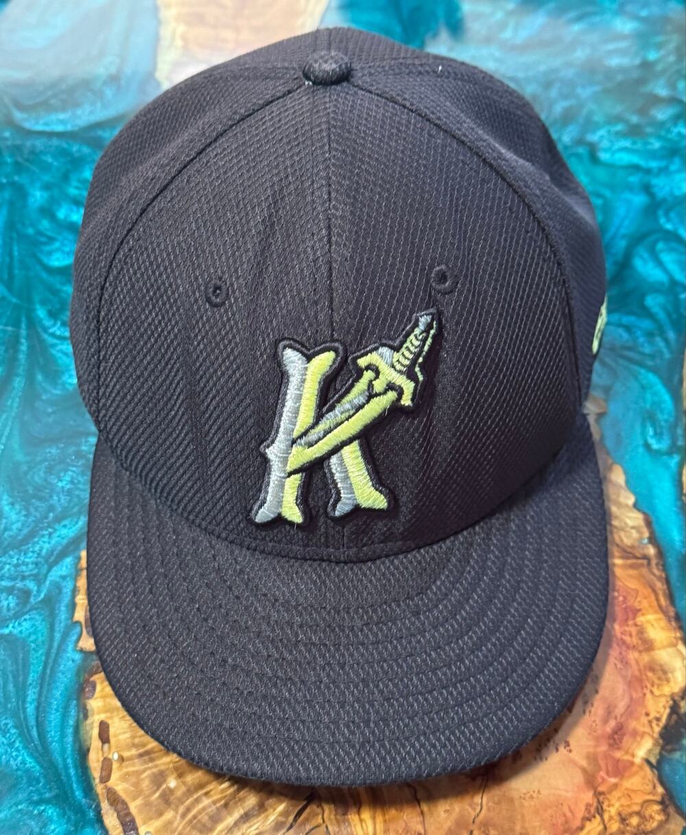 MILB Baseball Charlotte Knights New Era Fitted 59fifty Hat Size 7 3/4 Black Gold